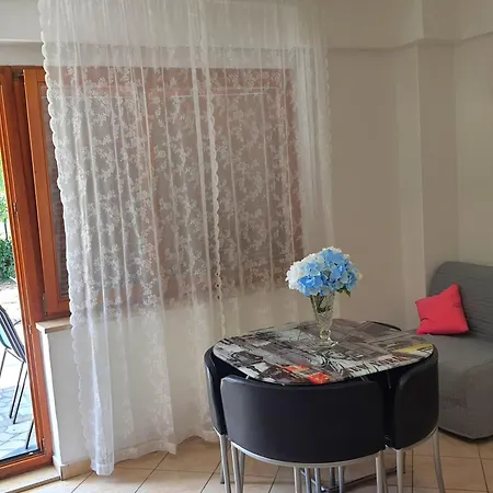 Megan 1 3* Crikvenica