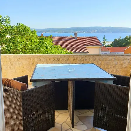 Megan 1 3* Crikvenica